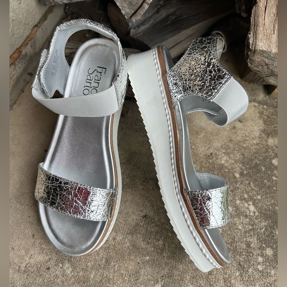 Franco Sarto Elmo Metallic Silver Sandal NWOB Sz-6.5M. C - Picture 2 of 9